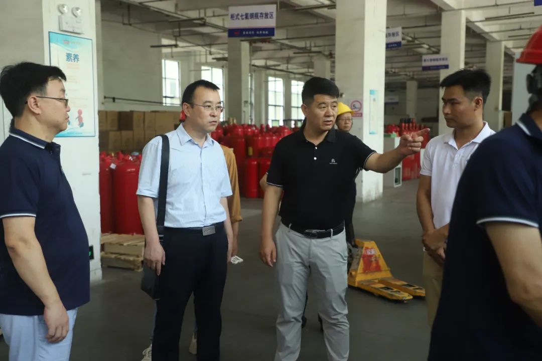 江西科技師范大學(xué)科研處處長段學(xué)明等領(lǐng)導(dǎo)蒞臨江西寶安調(diào)研指導(dǎo)工作！